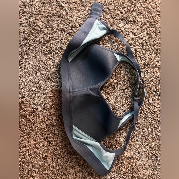 Sports Bra - Picture 4 of 4